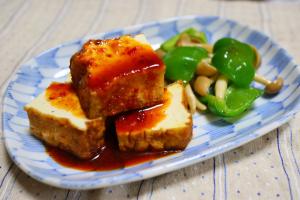 厚揚げのにんにくバターしょうゆ