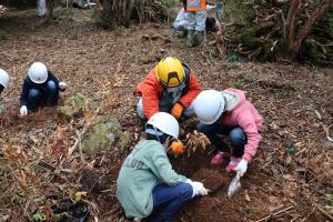 どんぐり植樹　甫喜ヶ峰