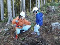 2021年度の体験林業教室（植栽体験）