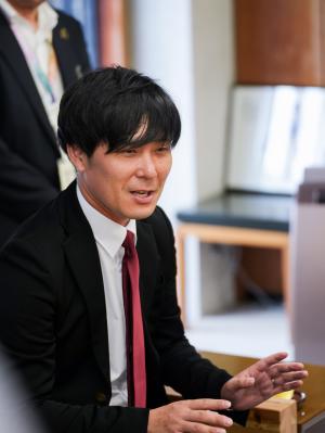 倉崎憲氏